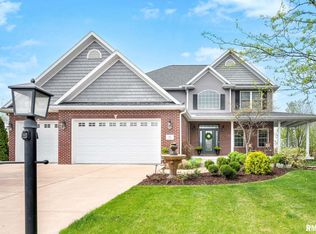 17 Fountaindale, Washington, IL 61571