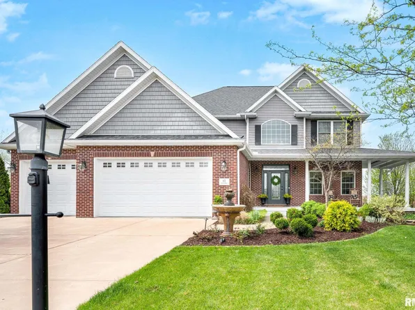 17 Fountaindale, Washington, IL 61571