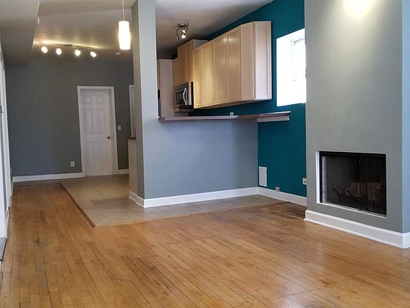 3rd image of 2708 N California Ave Fl 2nd