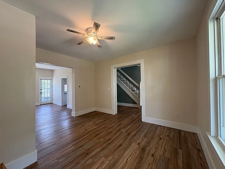 535 Marie Ave — Photo 8