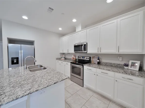 1942 Timber Oaks Dr, Garland, TX 75040