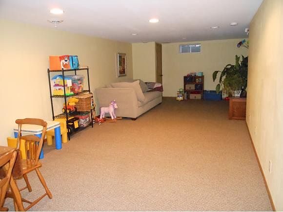2nd image of 490 Ashbury Dr