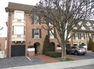 20711 Melissa Ct, Bayside, NY 11360