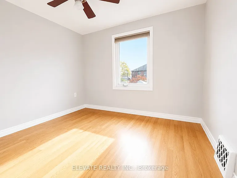 129 Essex St N #1 — Photo 10
