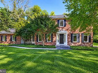 9 Locke Ct, Ewing, NJ 08628