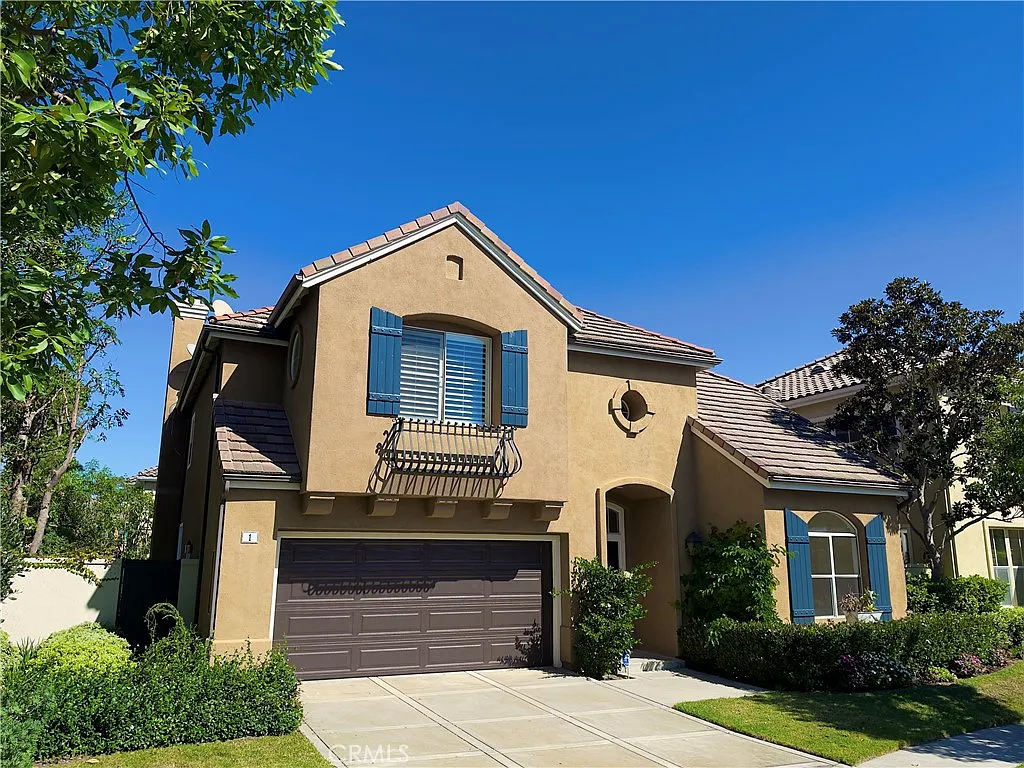 5 bed, 2790 sqft, $9,300 — Photo 2