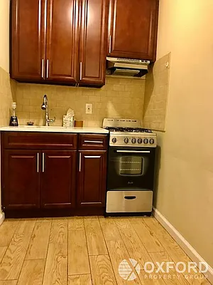 Rented by Oxford Property Group | media 11