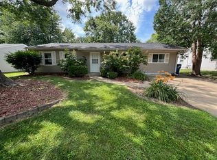 3209 Ridgewood Dr, Champaign, IL 61821