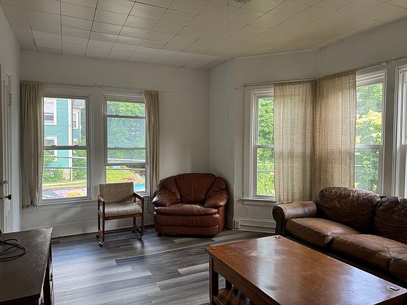 5th image of 114 Stewart Ave APT 1