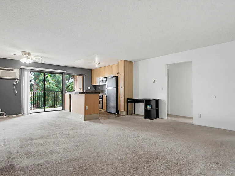 7858 Cowles Mountain Ct #D27 — Photo 12