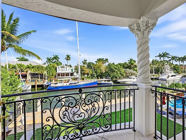 628 Coral Way — Photo 73