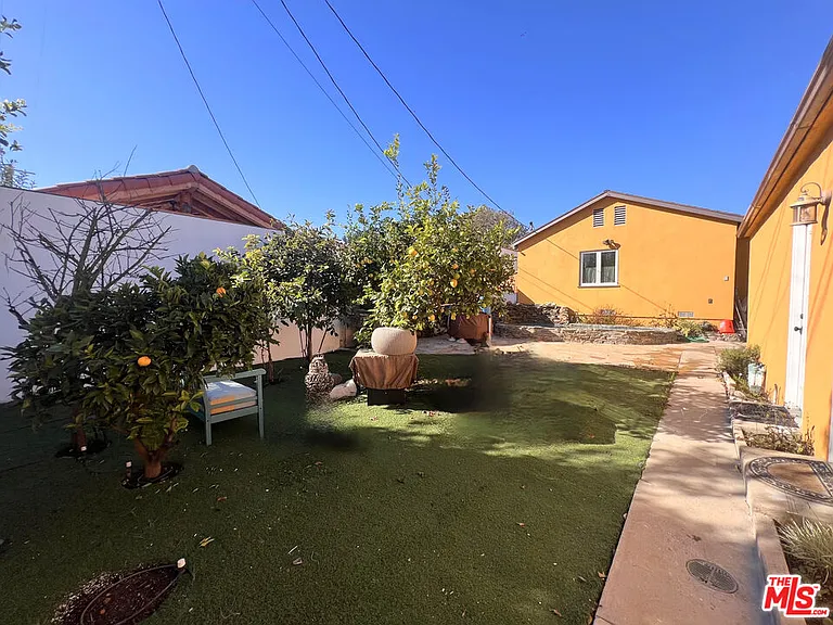 2652 S Bedford St — Photo 23