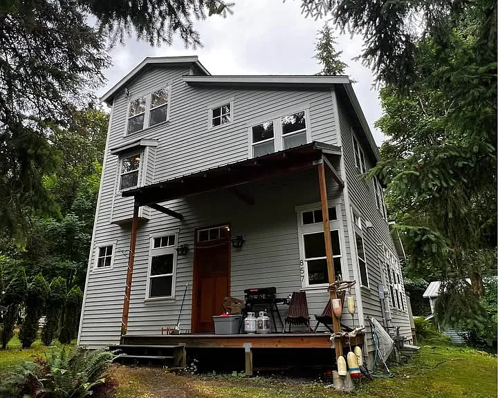 857 Democrat St — Photo 1
