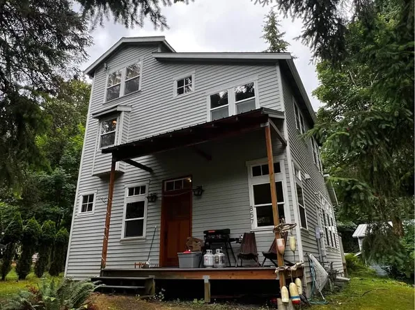 857 Democrat St, Bellingham, WA 98229