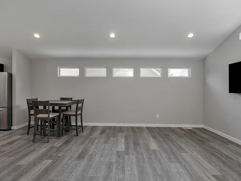 653 S Fairway Ave — Photo 23