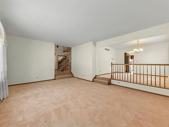 5th image of 524 Meadow Ln