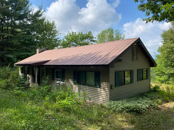 9151 E Northshore Dr, Sault Sainte Marie, MI 49783