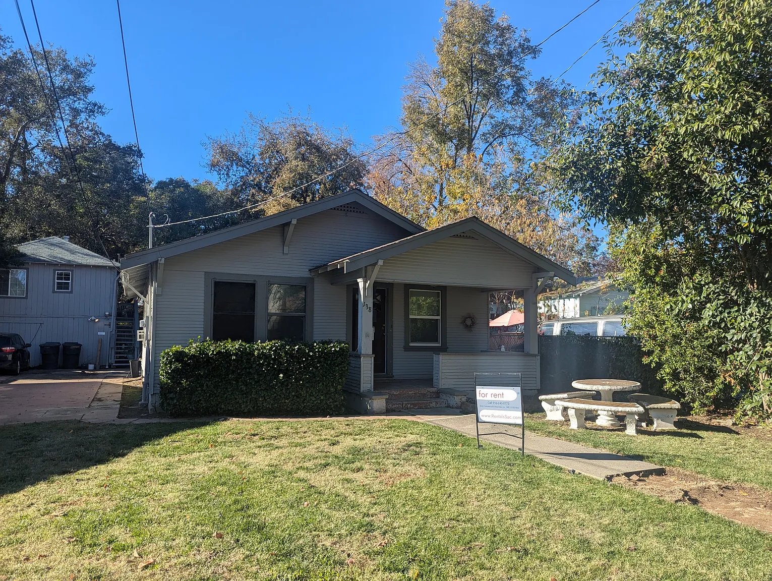 138 Donner Ave photo 1