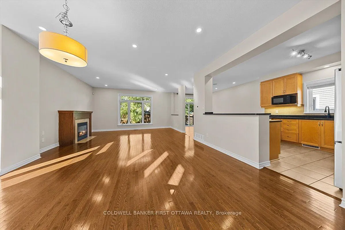 4 bed, $3,300 — Photo 4