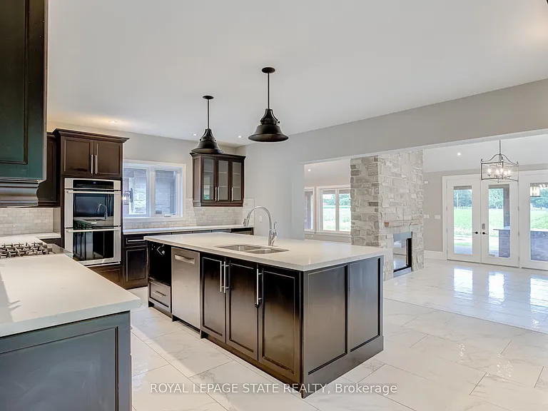 931 Southcote Rd — Photo 17