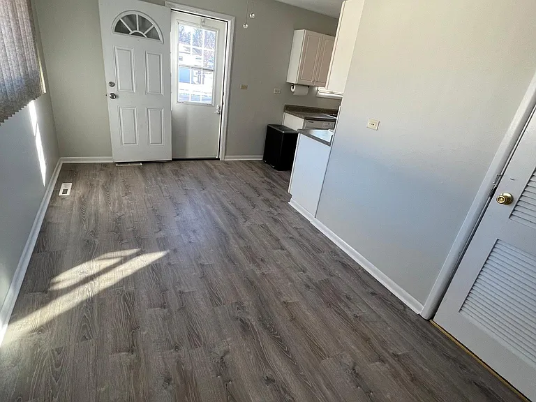 203 N Prairie Ave — Photo 7