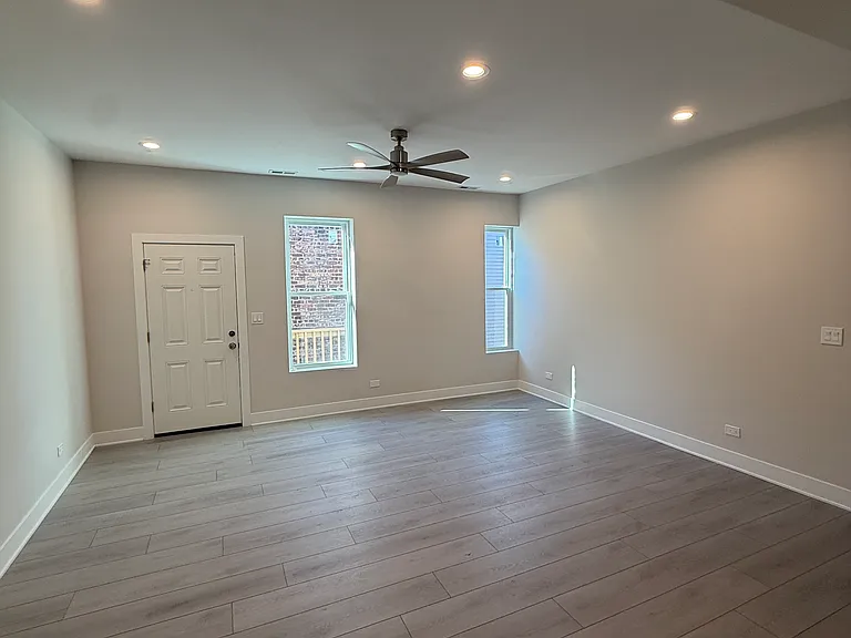6506 S Green St #2F — Photo 4