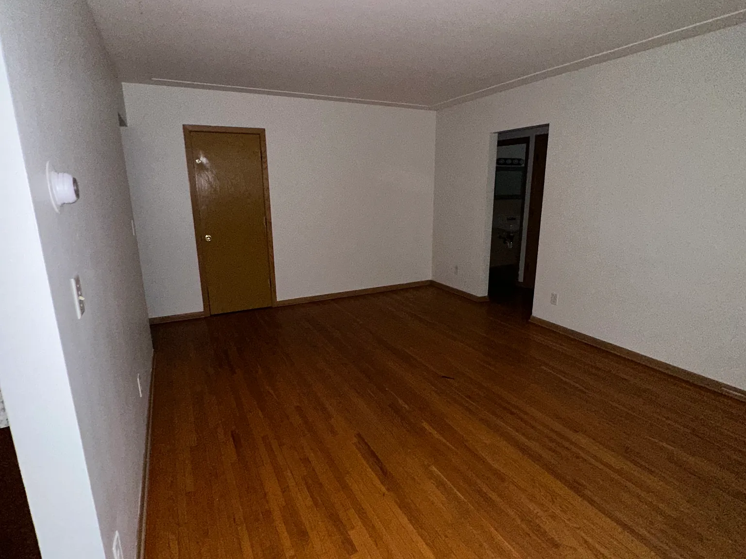 1 bed, 650 sqft, $1,200 — Photo 2