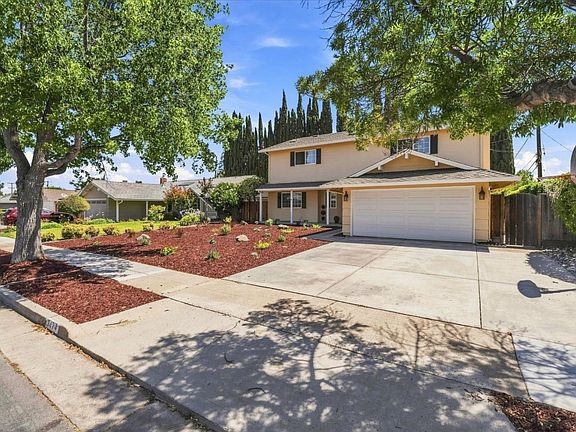 3rd image of 3474 Elaine Dr