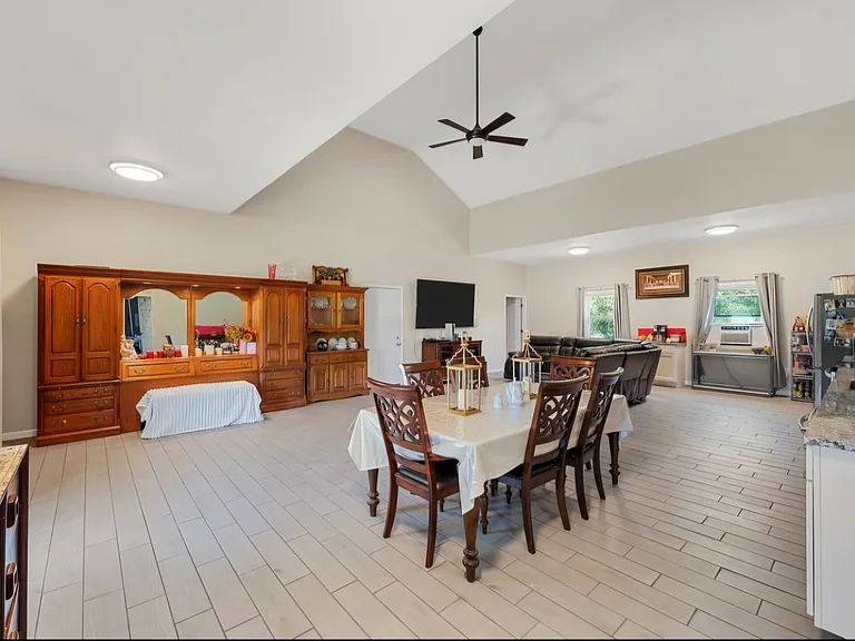 1571 Highland Park Way — Photo 5