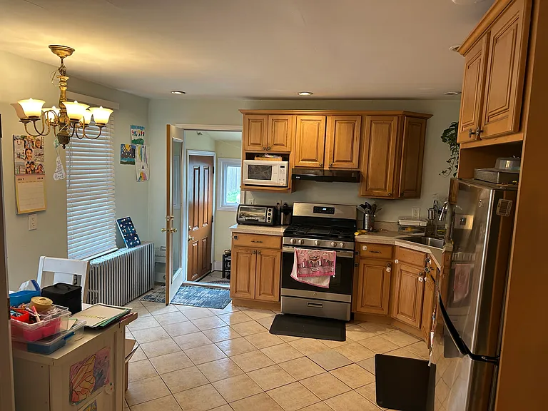 224 Highland Ave — Photo 9