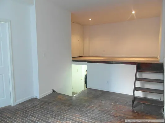 Rented by Bond New York | media 9