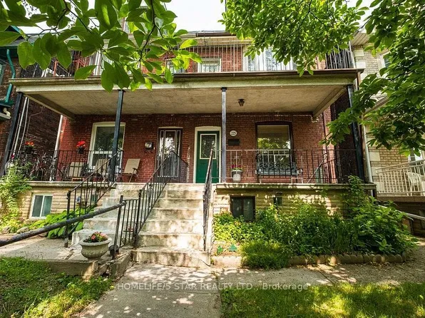 225 Grace St, Toronto, ON M6G 3A7