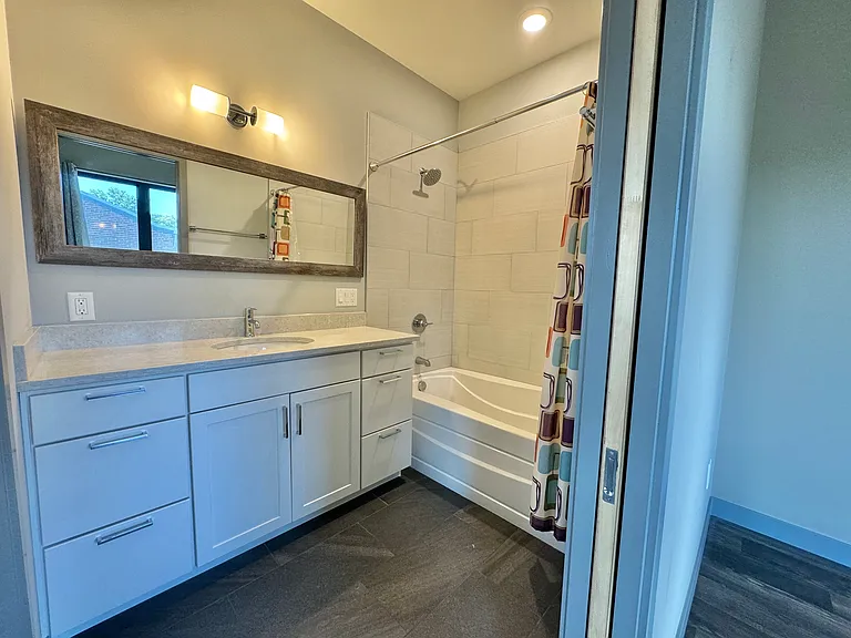 220 King St SE #8 — Photo 12