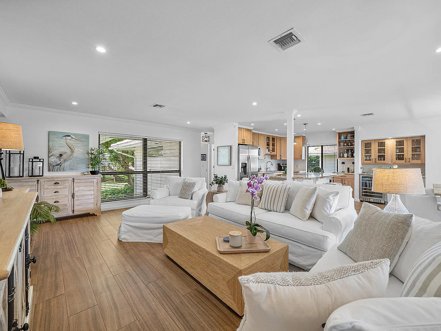 2 bed, 2.0 bath, 1737 sqft, $4,200 — Photo 3