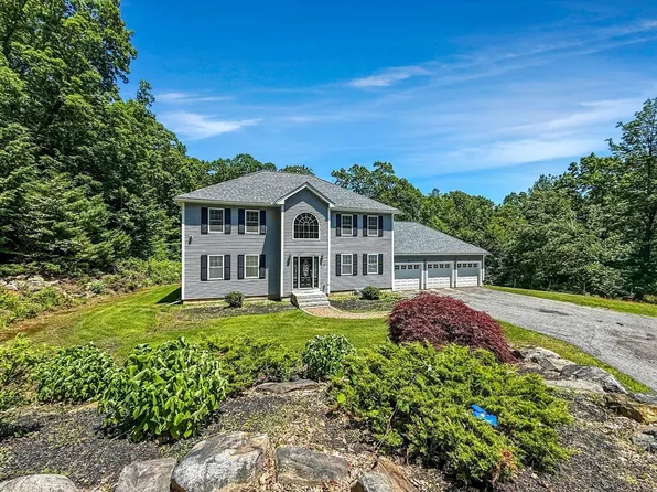 15 Stone Fence Dr, Derry, NH 03038