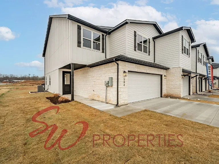 545 Galt Dr — Photo 1