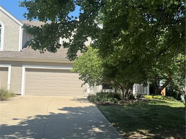 11114 W 113th Ter, Overland Park, KS 66210