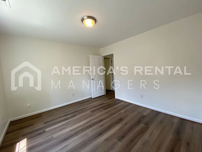 21880 Eastern Valley Rd — Photo 14