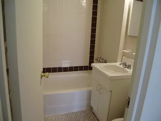 Rented by DSA Realty | media 7