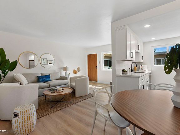 4th image of 3985 Riviera Dr Unit I