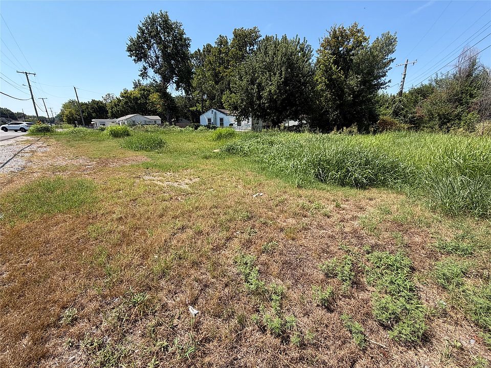 1st image of 224 S 49th Ave W