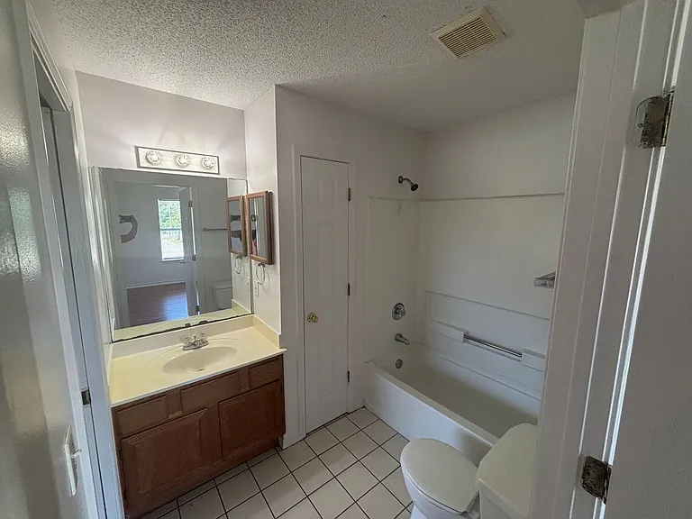 565 Florosa Ct — Photo 13