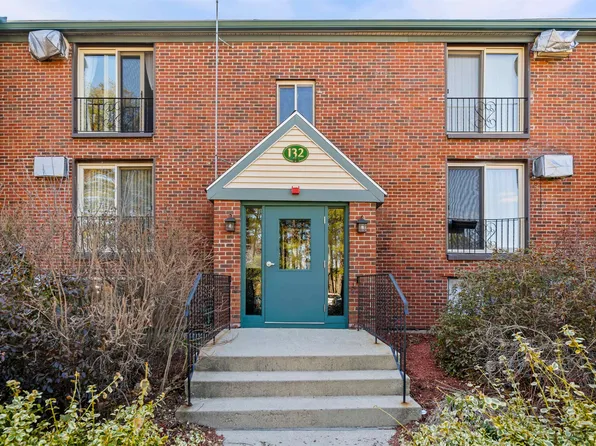 132 English Village Road #304, Manchester, NH 03102