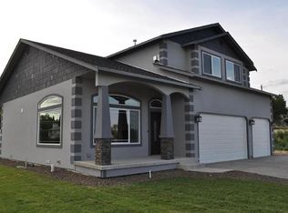 902 Blitz Ln, Selah, WA