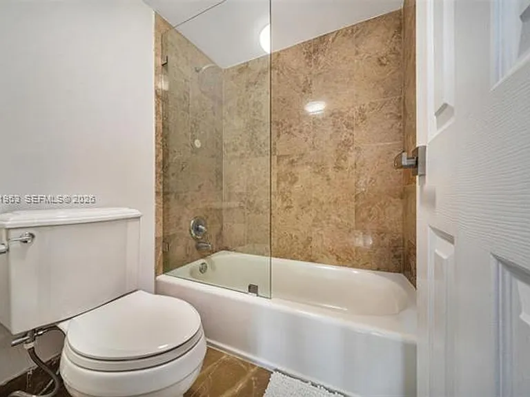 5701 Collins Avenue Cu #1415 — Photo 13