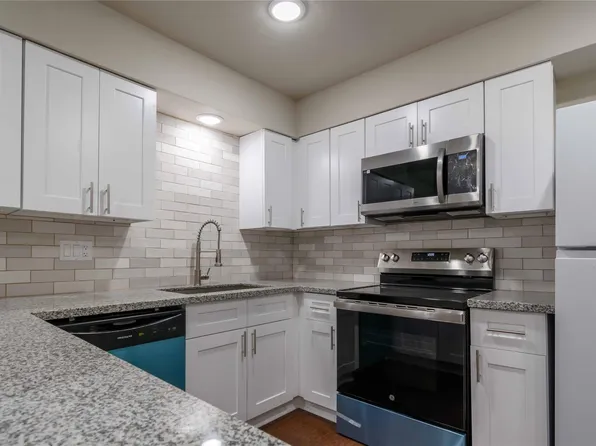 12046 Beechnut St, Houston, TX 77072