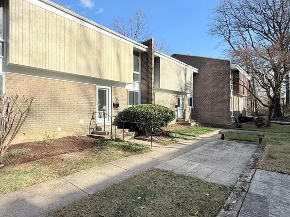 1765 Wainwright Dr, Reston, VA 20190