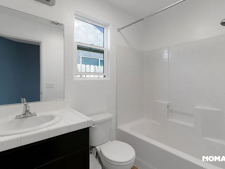 530 Hall St — Photo 20