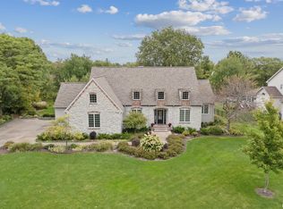 5800 Craigin Bluff Ct, Bettendorf, IA 52722