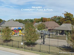 8 Grassland Trl, Bentonville, AR 72712